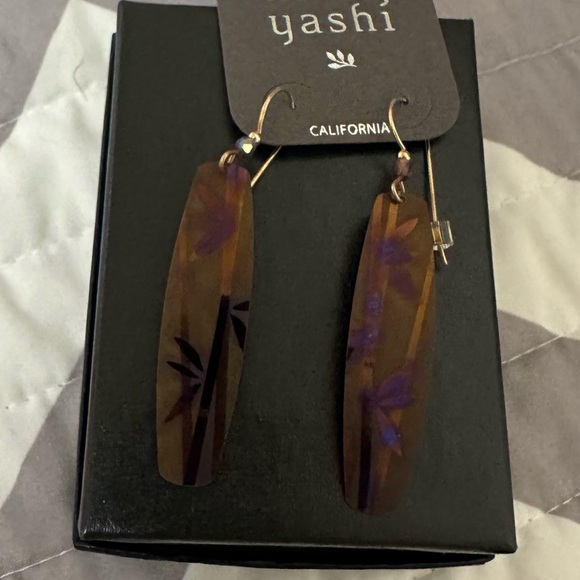 Holly Yashi Feather Shaped Earrings with Textured Finish - Picture 1 of 1